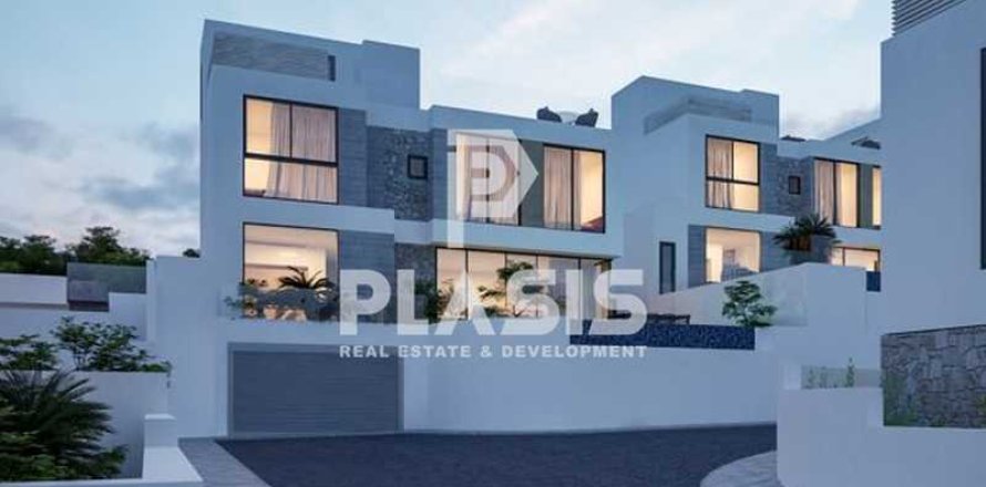 3 bedrooms Villa in Germasogeia, Cyprus No. 101513