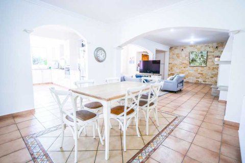 5 bedrooms Villa in Kolossi, Cyprus No. 72563 3