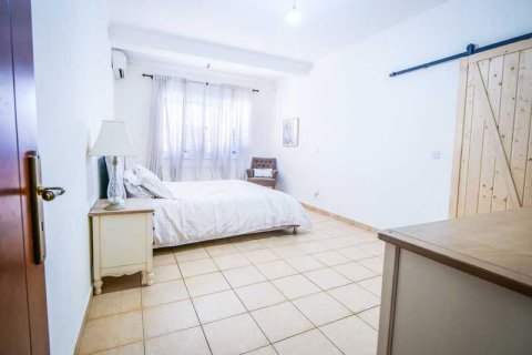 5 bedrooms Villa in Kolossi, Cyprus No. 72563 5