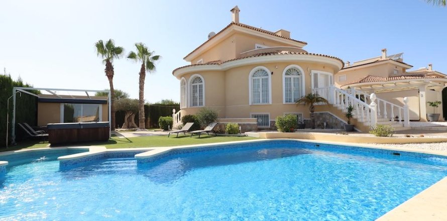 3 bedrooms Apartment in Dona Pepa, Spain No. 124605