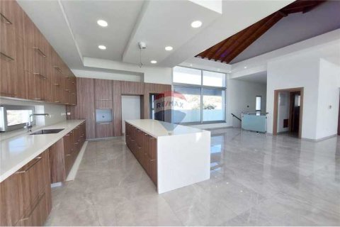 3 bedrooms House in Limassol, Cyprus No. 101678 3