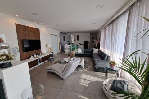 6 bedrooms House in Pano Deftera, Cyprus No. 77969 2