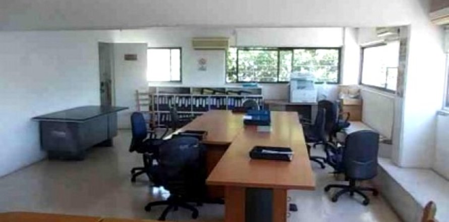 618m² Commercial property in Paphos, Cyprus No. 105690