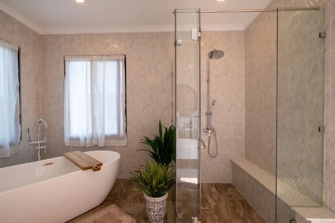 4 bedrooms House in Chiang Mai, Thailand No. 98058 17