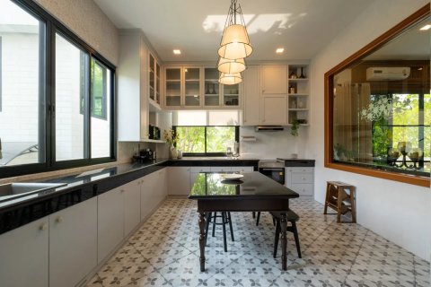 4 bedrooms House in Chiang Mai, Thailand No. 98058 4