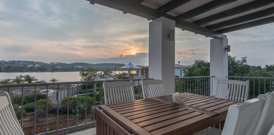 Дом с 3 спальнями в Арголида, Греция №60340