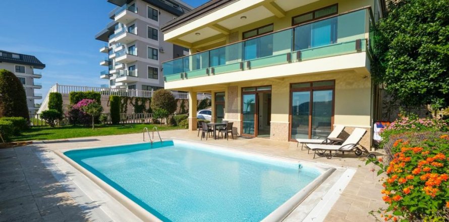 4 rooms Villa in Kargicak, Turkey No. 127013