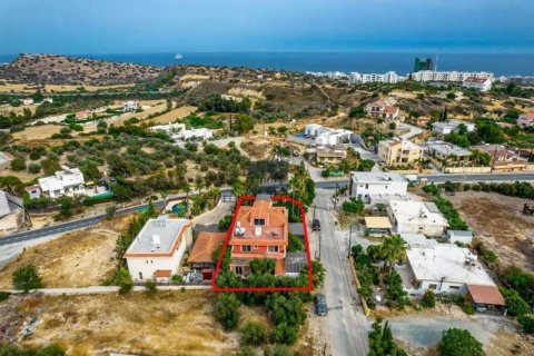 Дом с 4 спальнями в Агиос Тихонас, Кипр №84107 3