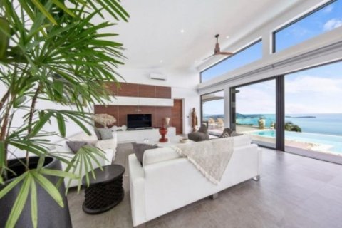 4 bedrooms Villa on the Chaweng Beach, Thailand No. 95944 16