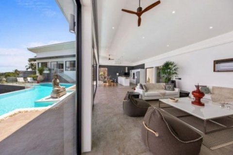 4 bedrooms Villa on the Chaweng Beach, Thailand No. 95944 20