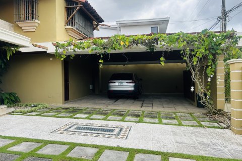 3 bedrooms House in Panama City, Panama No. 110431 3