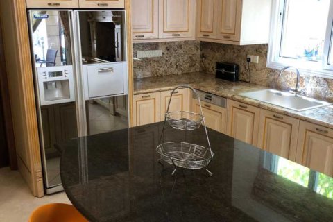 4 bedrooms House in Germasogeia, Cyprus No. 31005 14