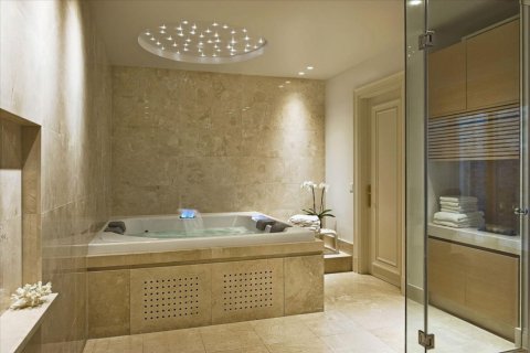 5 bedrooms Villa in Larnaca, Cyprus No. 105616 6