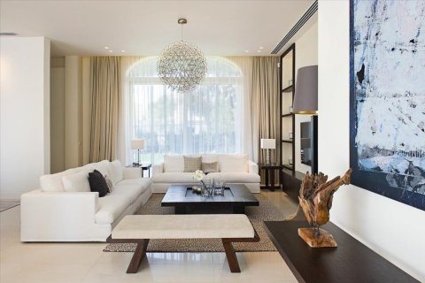 5 bedrooms Villa in Larnaca, Cyprus No. 105616 10