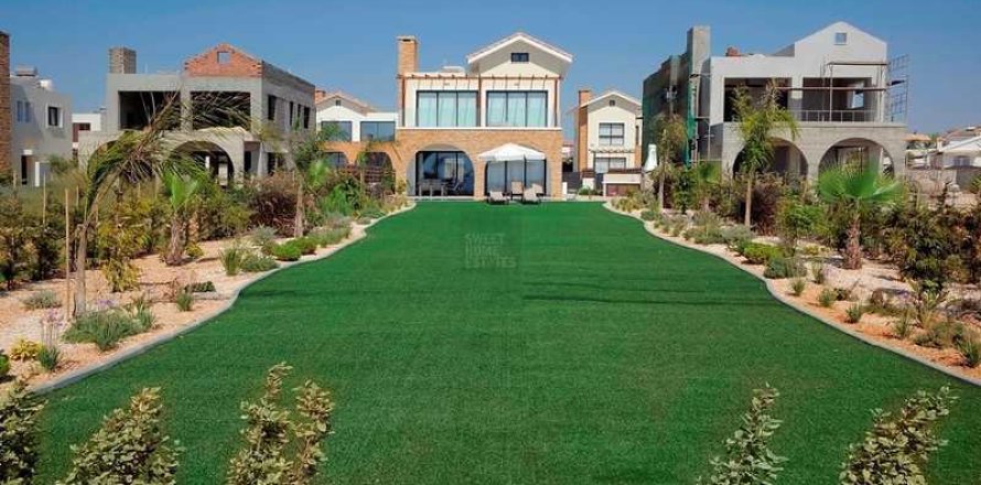 5 bedrooms House in Ayia Napa, Cyprus No. 81264