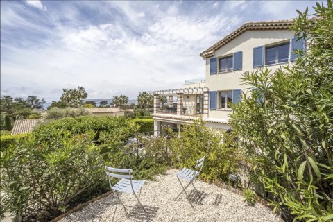 6 bedrooms Villa in Antibes, France No. 69848 8