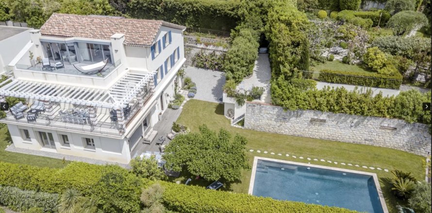 6 bedrooms Villa in Antibes, France No. 69848