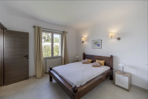 6 bedrooms Villa in Antibes, France No. 69848 16