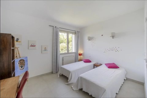 6 bedrooms Villa in Antibes, France No. 69848 15