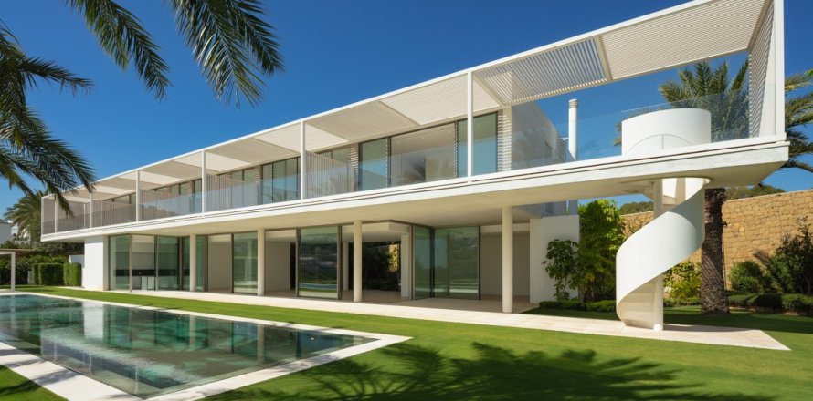 5 dormitorios Villa en Casares, Spain No. 111983