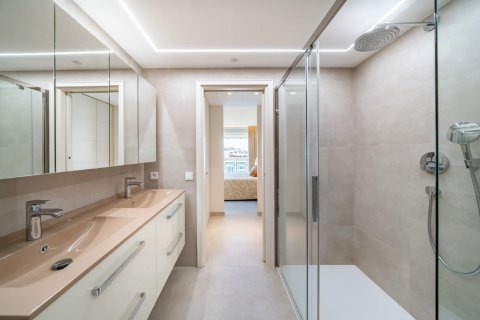 2 bedrooms Apartment in Cannes, France No. 69118 6