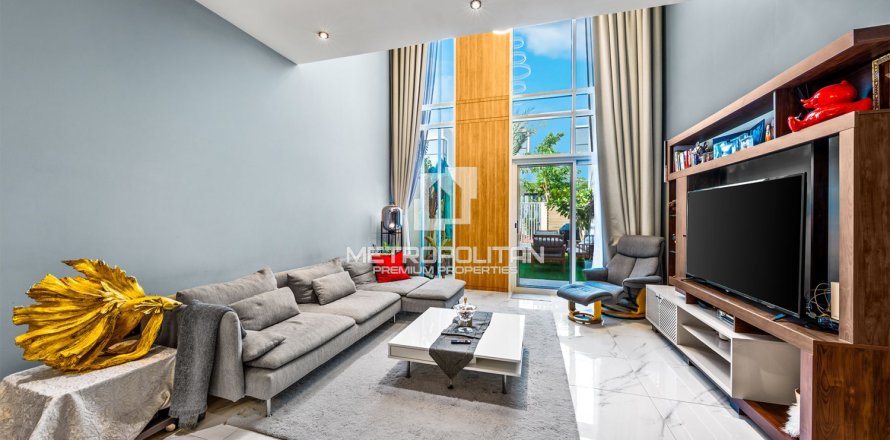 Таунхаус с 2 спальнями в Dubai Land, ОАЭ №118844