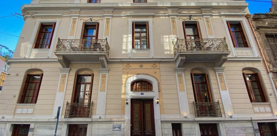 638m² Building in Athens, Greece No. 54335