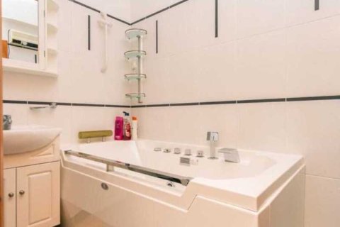 4 bedrooms House in Zygi, Cyprus No. 30425 13