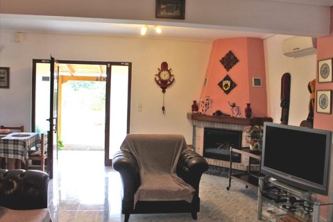 3 bedrooms House in Palaia Fokaia, Greece No. 60186 5