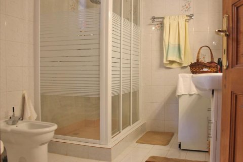 3 bedrooms House in Palaia Fokaia, Greece No. 60186 9