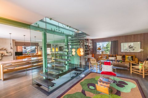 6 chambres House à Les Allues, France No. 100155 3