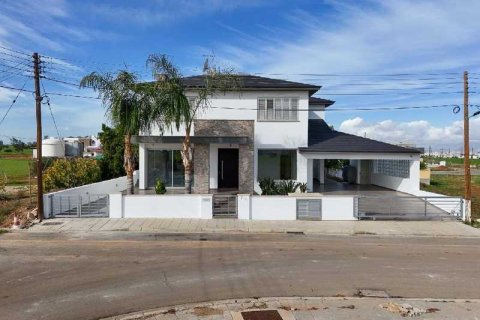 4 bedrooms House in Tseri, Cyprus No. 80713 1