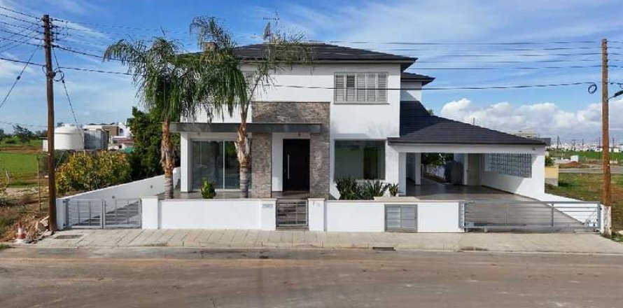 4 bedrooms House in Tseri, Cyprus No. 80713