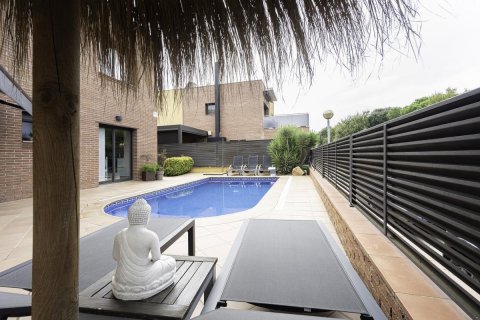 4 dormitorios House en Lloret de Mar, Spain No. 25436