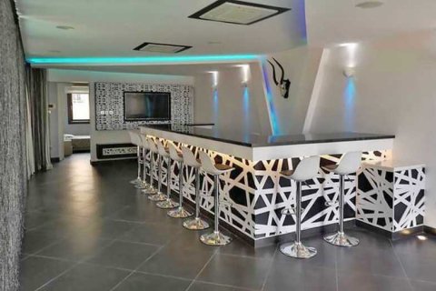 Вилла с 7 спальнями в Лимассол, Кипр №77964 5