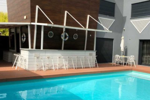 Вилла с 7 спальнями в Лимассол, Кипр №77964 1