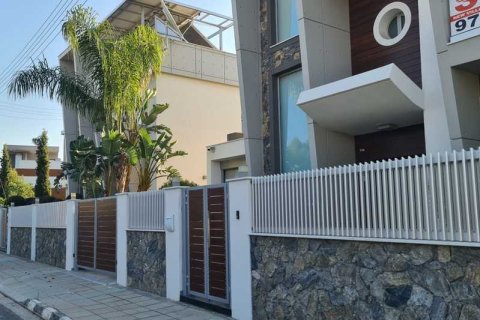 4 chambres Villa à Agios Tychonas, Cyprus No. 84352 2