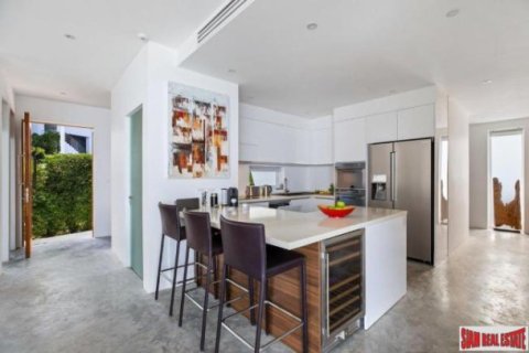 4 bedrooms Villa in Ko Samui, Thailand No. 96057 1