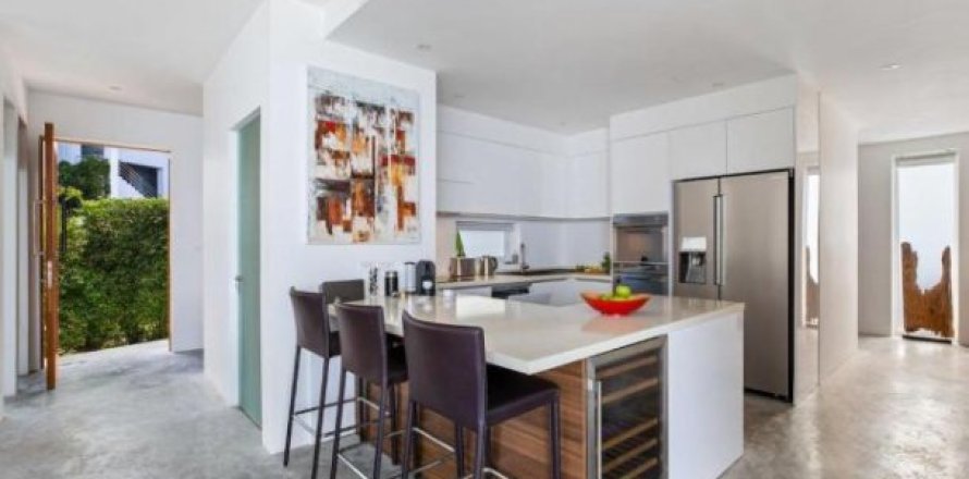 4 bedrooms Villa on the Ko Samui, Thailand No. 96057