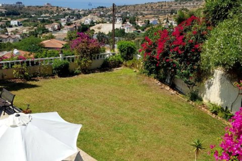 4 bedrooms Villa in Limassol, Cyprus No. 106066 9