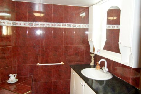 4 bedrooms Villa in Limassol, Cyprus No. 106066 7