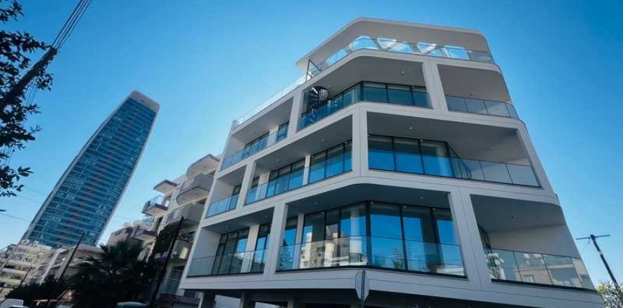 3 bedrooms Penthouse in Limassol, Cyprus No. 65652