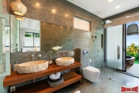 6 bedrooms Villa on the Chaweng Beach, Thailand No. 96219 5