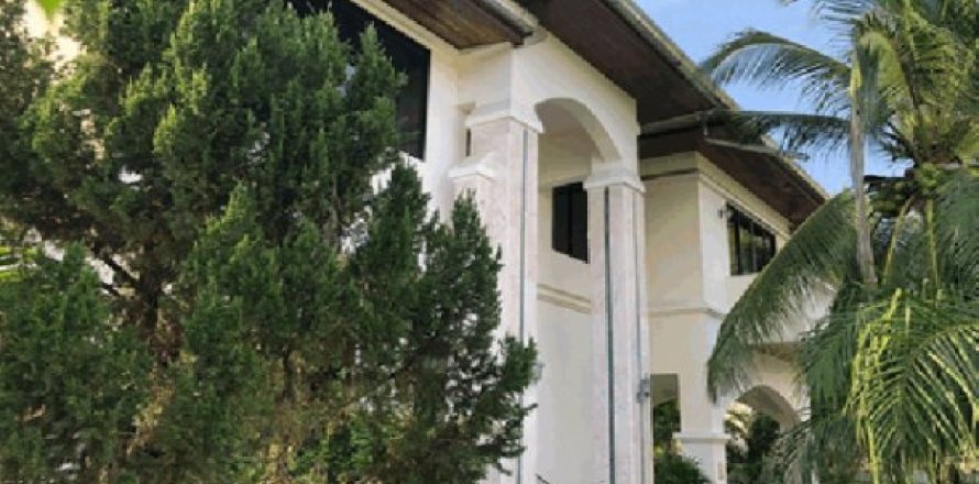 4 bedrooms House in Pattaya, Thailand No. 96550