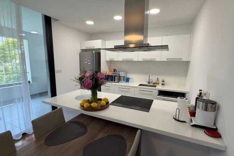 3 bedrooms Apartment in Limassol, Cyprus No. 81824 3