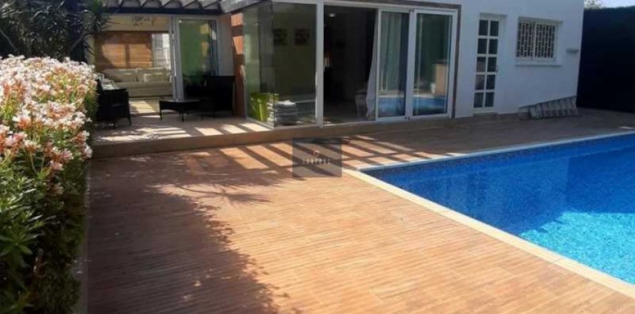 3 chambres Villa à Agios Athanasios, Cyprus No. 84106