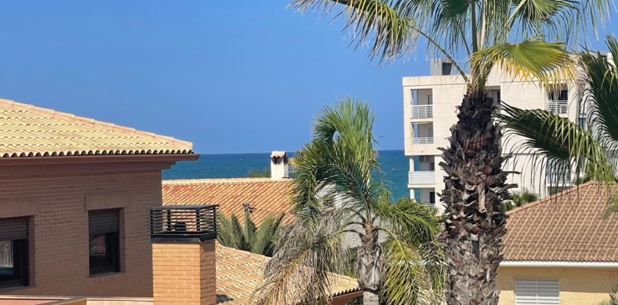 5 chambres House à Torrevieja, Spain No. 109839