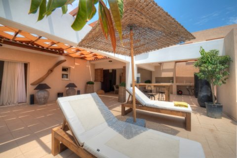 Studio Apartment in Limassol, Cyprus No. 105722 10