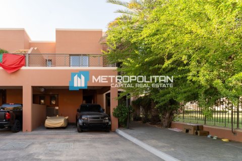 4 dormitorios Villa en Abu Dhabi, UAE No. 117962
