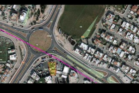 Commercial property à Kato Polemidia, Cyprus No. 82305 3